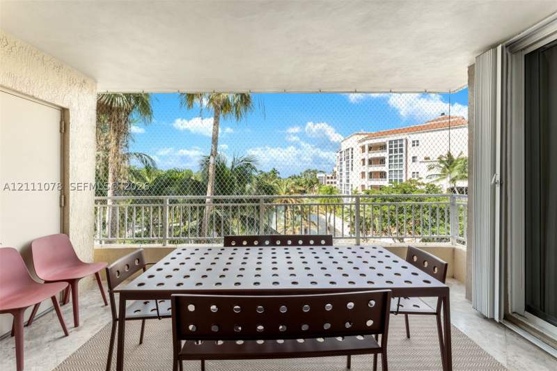 3 bedroom Condominium at 765 Crandon Blvd 311, Lake Tower Condo, Key Biscayne — photo 4