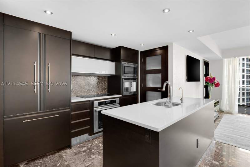 2 bedroom Condominium at 5875 Collins Ave 1503, Mei Condo, Miami Beach — photo 5
