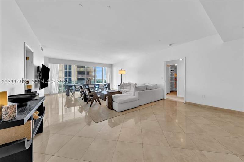 2 bedroom Condominium at 10101 Collins Ave 8D, The Palace At Bal Harbour, Bal Harbour — photo 4