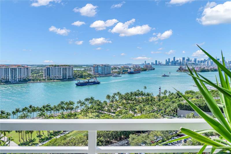 1 bedroom Condominium at 400 S Pointe Dr 1807, South Pointe Towers Condo, Miami Beach — photo 3