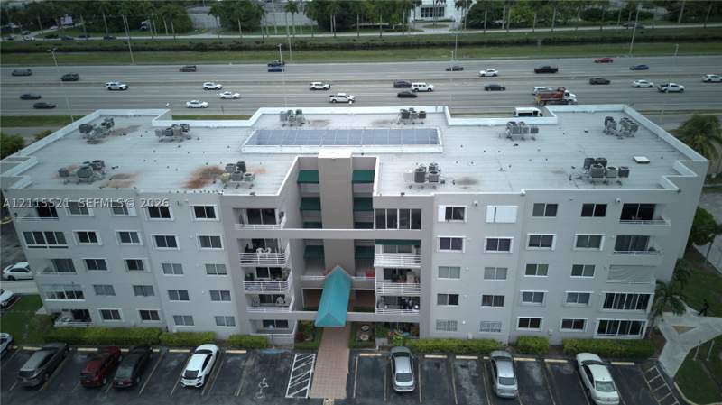 2 bedroom Condominium at 11715 SW 18th St 209, Florida 2001 Condo, Miami — photo 2