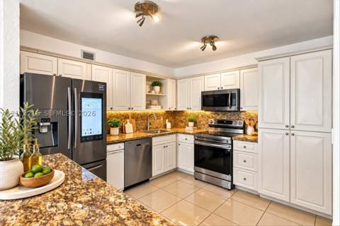 900 Bay Dr 425, Miami Beach FL - photo 7 of 35