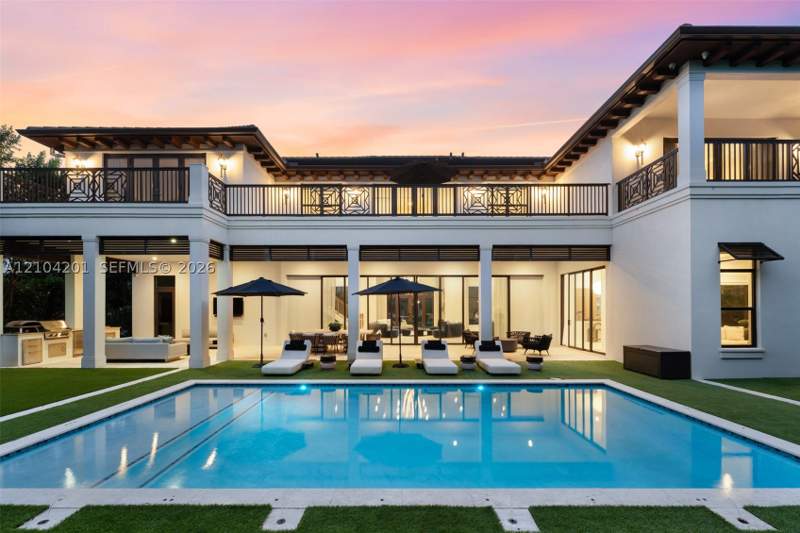 5 bedroom SingleFamilyResidence at 9445 SW 72nd Ct, Coconut Palm Estates, Pinecrest — photo 5