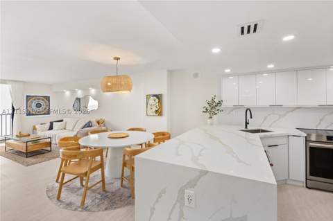 2625 Collins Ave 1606, Miami Beach FL - photo 9 of 39