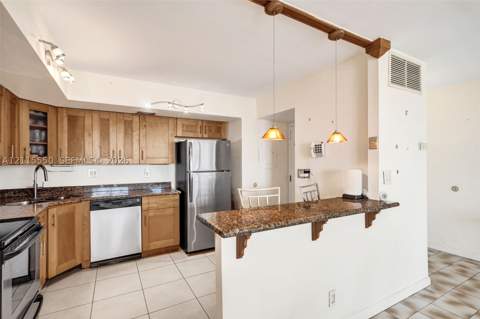 2150 SE Sans Souci Blvd B805, North Miami FL - photo 6 of 30
