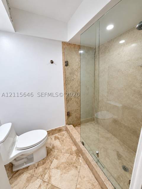 16850 S Glades Dr 7F, North Miami Beach FL - photo 10 of 15