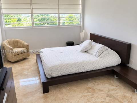 16850 S Glades Dr 7F, North Miami Beach FL - photo 9 of 15