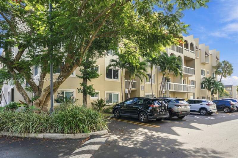 1 bedroom Condominium at 7805 Camino Real H-220, Village Of Kings Creek Co, Miami — photo 4