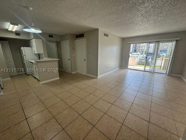 2 bedroom Condominium at 15231 SW 80th St 113, Kendall Lake Towers Condo, Miami — photo 2