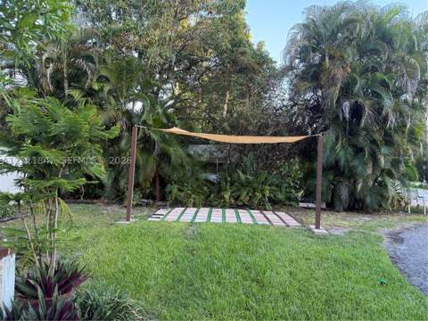 12015 NE 6th Ave, Biscayne Park FL - photo 17 of 19