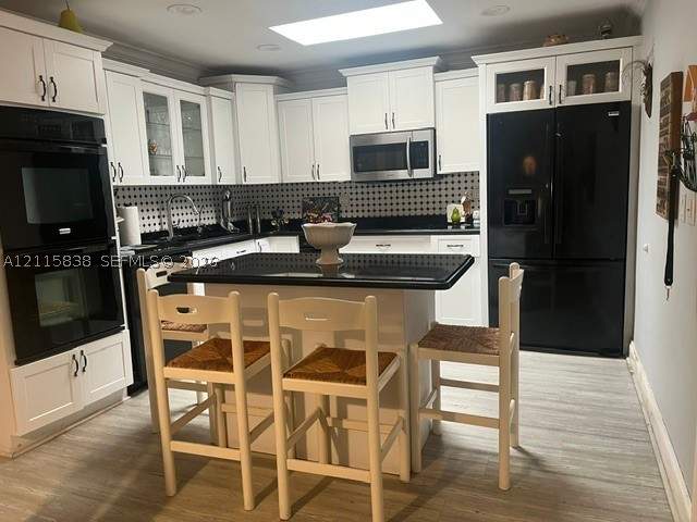 3 bedroom SingleFamilyResidence at 4422 SW 127th Pl, Royale Green Sec 5, Miami — photo 3