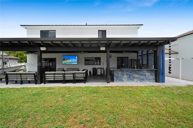 4 bedroom SingleFamilyResidence at 18082 SW 152 ct, Quirch Sub, Miami — photo 3