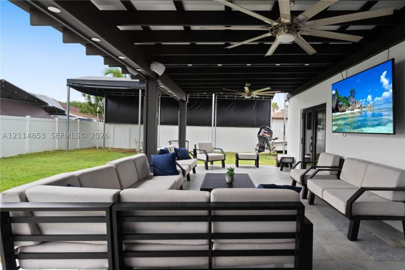 4 bedroom SingleFamilyResidence at 18082 SW 152 ct, Quirch Sub, Miami — photo 5