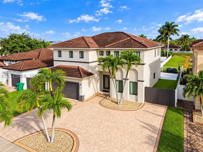 4 bedroom SingleFamilyResidence at 15481 SW 11th Ter, Efm Estates Sec 1, Miami — photo 2