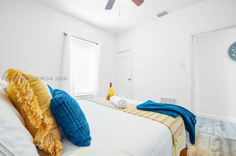 550 NW 43rd place, Miami FL - photo 12 of 51