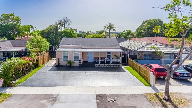 4 bedroom SingleFamilyResidence at 550 NW 43rd place, Waterman Park, Miami — photo 3