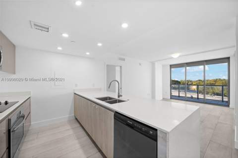 13800 Highland Dr 504, North Miami Beach FL - photo 10 of 38