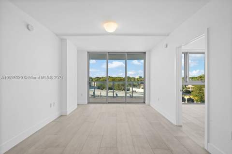 13800 Highland Dr 504, North Miami Beach FL - photo 11 of 38