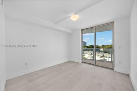 13800 Highland Dr 504, North Miami Beach FL - photo 16 of 38