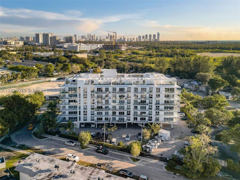2 bedroom Condominium at 13800 Highland Dr 504, The Highlands Condo, North Miami Beach — photo 2