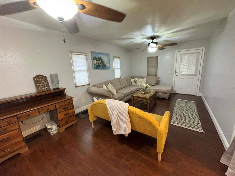 2 bedroom Single Family Residence at 1040 S Ohio Ave, Dixieland Rev, Lakeland — photo 4