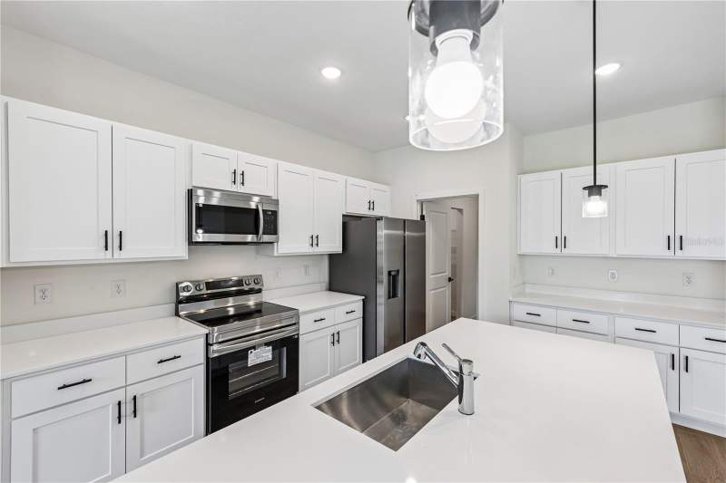 4 bedroom Single Family Residence at 9890 SW 125th Court Road, Rolling Hills Un 01, Dunnellon — photo 3
