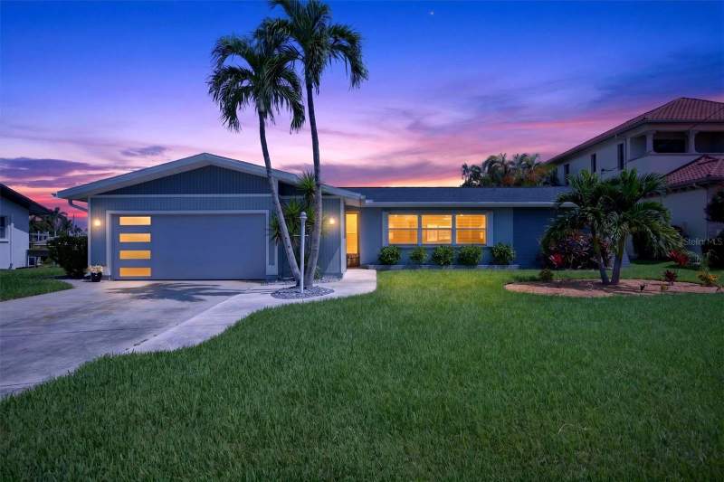 3 bedroom Single Family Residence at 1633 Edith Esplanade, Cape Coral, Cape Coral — photo 4
