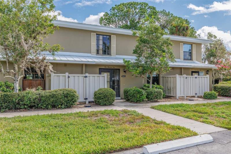 2 bedroom Townhouse at 11543 W Bayshore Drive #110, The Islands, Crystal River — photo 2