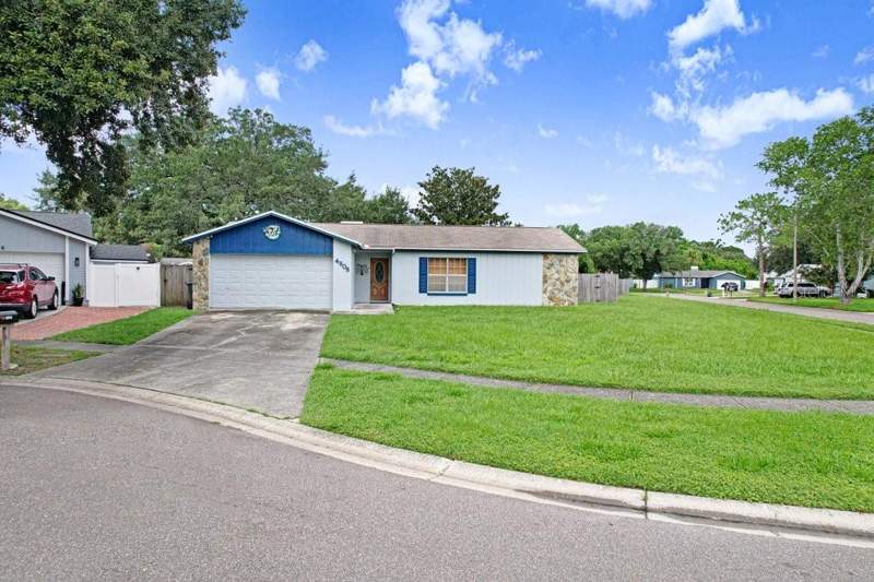 3 bedroom Single Family Residence at 4908 Crockett Court, Carrollwood Meadows Unit Vii P, Tampa — photo 2