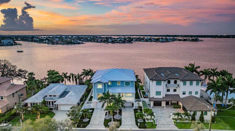7 PARADISE LANE home for sale in Paradise Island