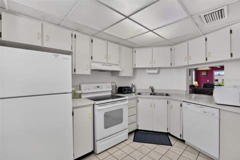 8693 Bardmoor Boulevard #301B, Largo FL - photo 6 of 6