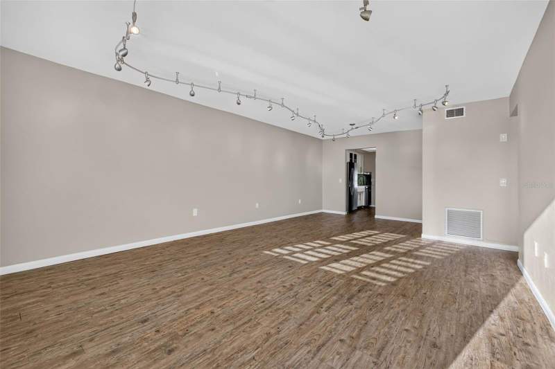 2 bedroom Condominium at 6015 19th Street #215, Town Apts Condo, St Petersburg — photo 3