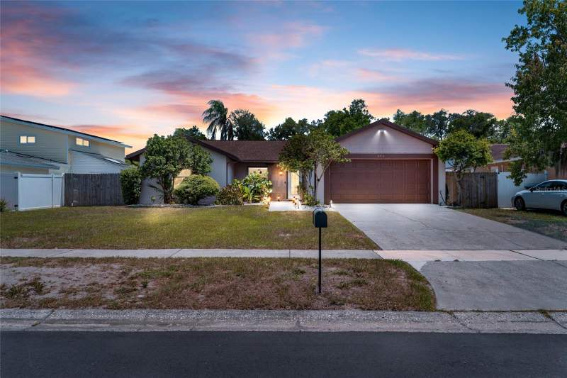 4 bedroom Single Family Residence at 6916 Williams Drive, Townn Country Park Sec 9 Un 06, Tampa — photo 1