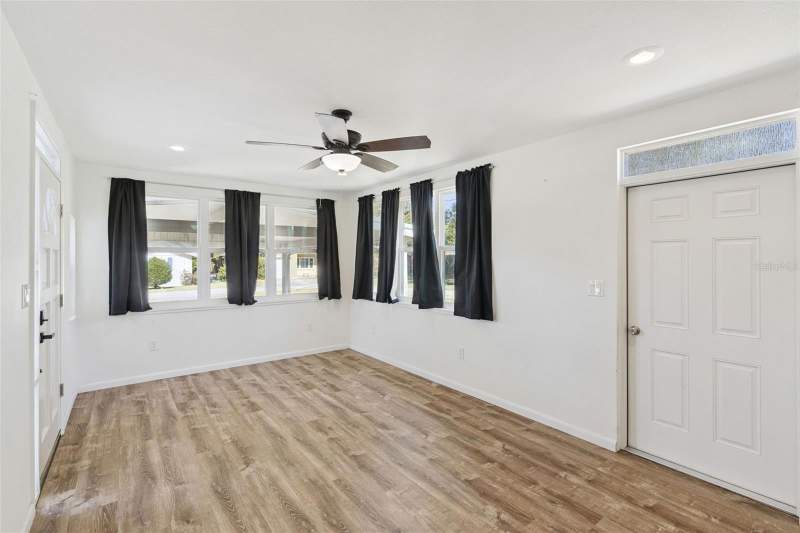 3 bedroom Single Family Residence at 822 Poinsettia Drive, Eustis, Eustis — photo 3