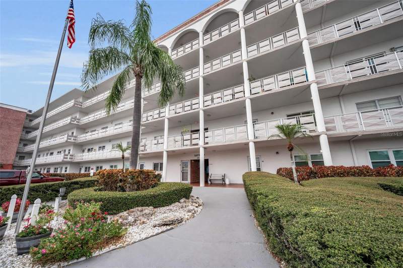 2 bedroom Condominium at 5501 80th Street #405, Five Towns Of St Pete, St Petersburg — photo 3