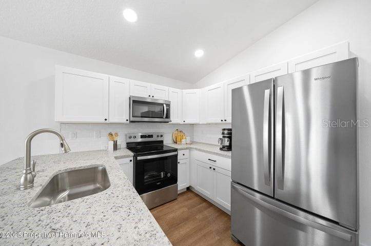 3 bedroom Single Family Residence at 12470 Barnevelde Road, Royal Highlands Unit 7, Weeki Wachee — photo 5
