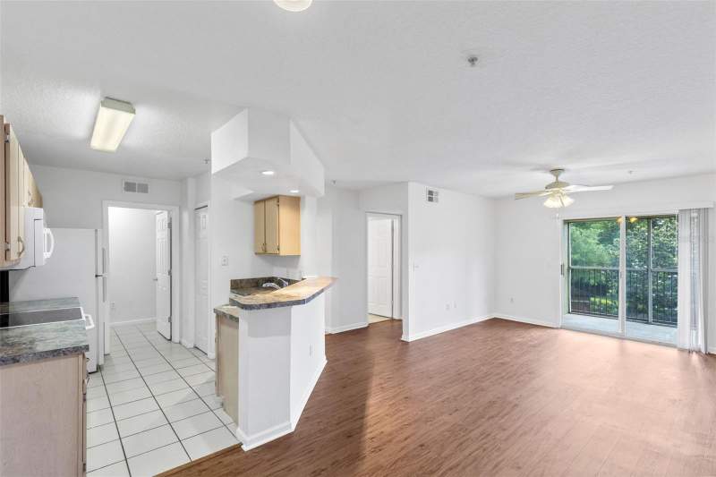 1 bedroom Condominium at 12602 Crest Springs Lane #1331, Crest/Waterford Lakes, Orlando — photo 2