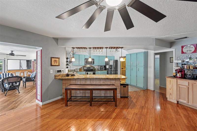 4 bedroom Single Family Residence at 1615 Saint Pauls Drive, Belleair Cove, Clearwater — photo 5
