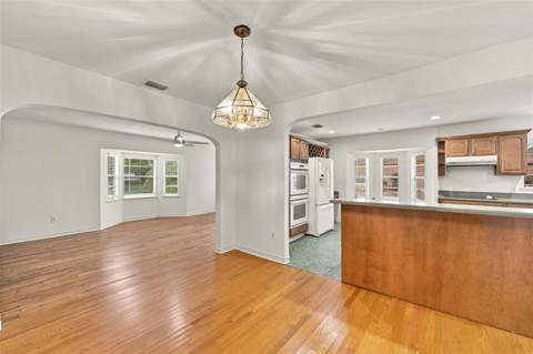 212 S Bradford Avenue, Tampa FL - photo 12 of 39