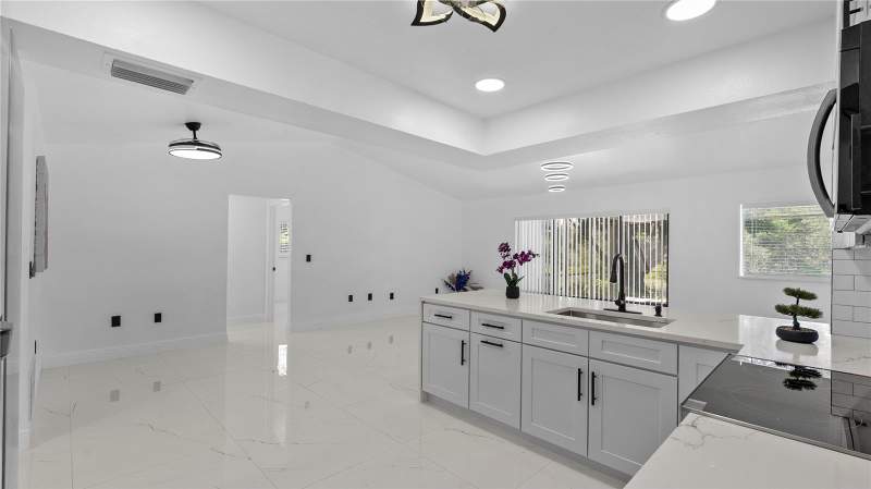 3 bedroom Single Family Residence at 3017 Bayshore Drive, Spring Hill, Spring Hill — photo 3