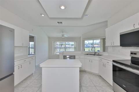 323 Caloosa Palms Court, Sun City Center FL - photo 20 of 45