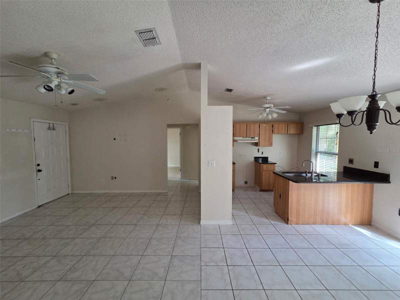 3 bedroom Single Family Residence at 8190 Sealawn Drive, Weeki Wachee Acres Add, Spring Hill — photo 2