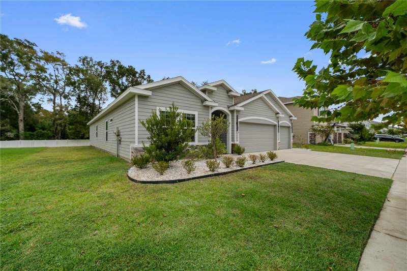 4 bedroom Single Family Residence at 17574 NW 173rd Road, Briarwood Ph 1 Pb 37 Pg 33, Alachua — photo 2