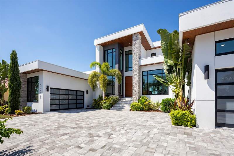 4 bedroom Single Family Residence at 5237 61st Avenue, Bayway Isles Unit 2 Rep, St Petersburg — photo 4