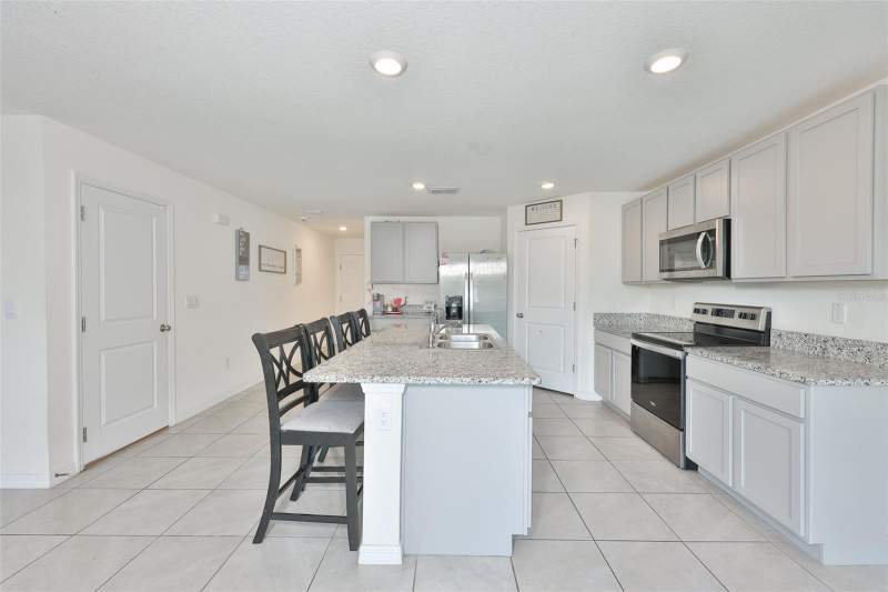 4 bedroom Single Family Residence at 5244 Fiddle Fig Avenue, Berry Bay Sub, Wimauma — photo 4