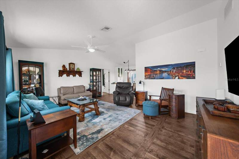 2 bedroom Single Family Residence at 340 Fordham Road, South Venice, Venice — photo 2