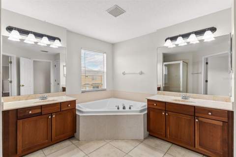 7860 Atwood Drive, Wesley Chapel FL - photo 17 of 35