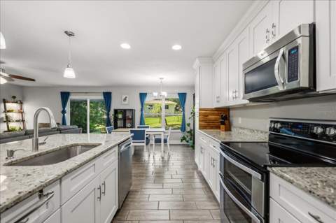 524 E Hillcrest Street, Altamonte Springs FL - photo 7 of 33