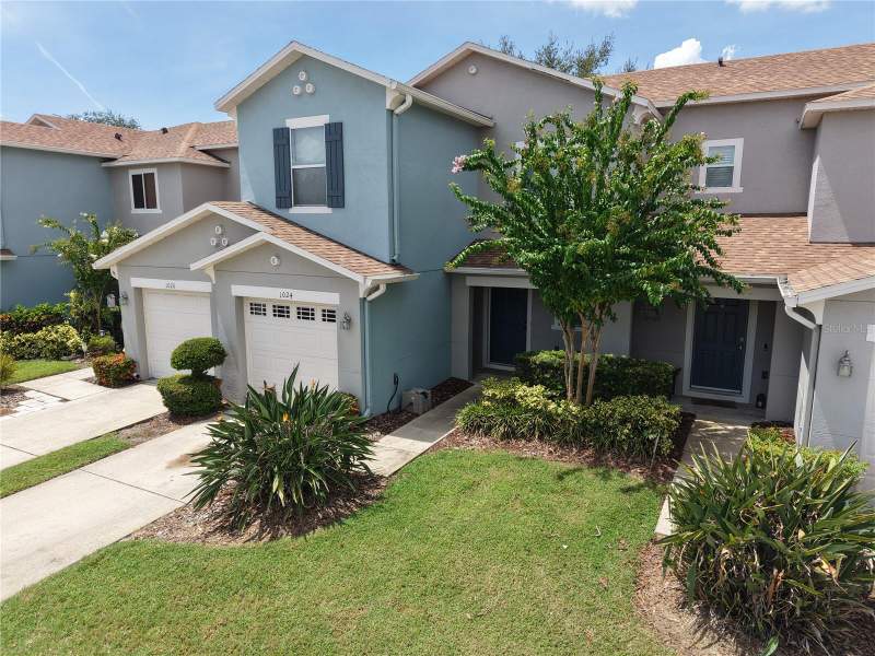 3 bedroom Townhouse at 1024 Chalcedony Street, Amber Pointe Unit 2, Kissimmee — photo 3