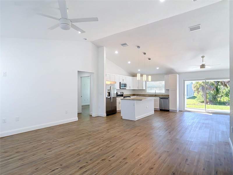 3 bedroom Single Family Residence at 19191 Willard Avenue, Port Charlotte Sec 017, Port Charlotte — photo 4